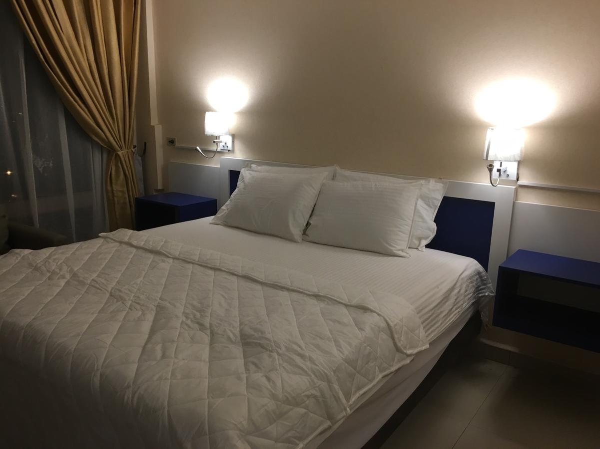 בליז סיטי Golden Tree Hotel מראה חיצוני תמונה