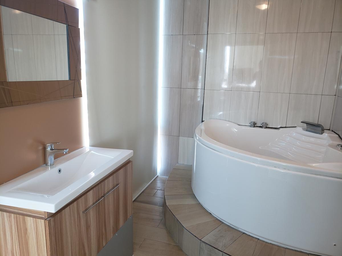 בליז סיטי Golden Tree Hotel מראה חיצוני תמונה